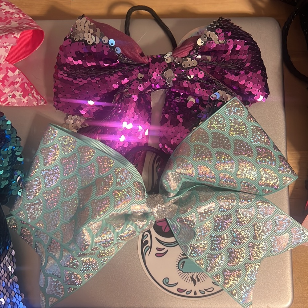 Cheer bows - Picture 2 of 2
